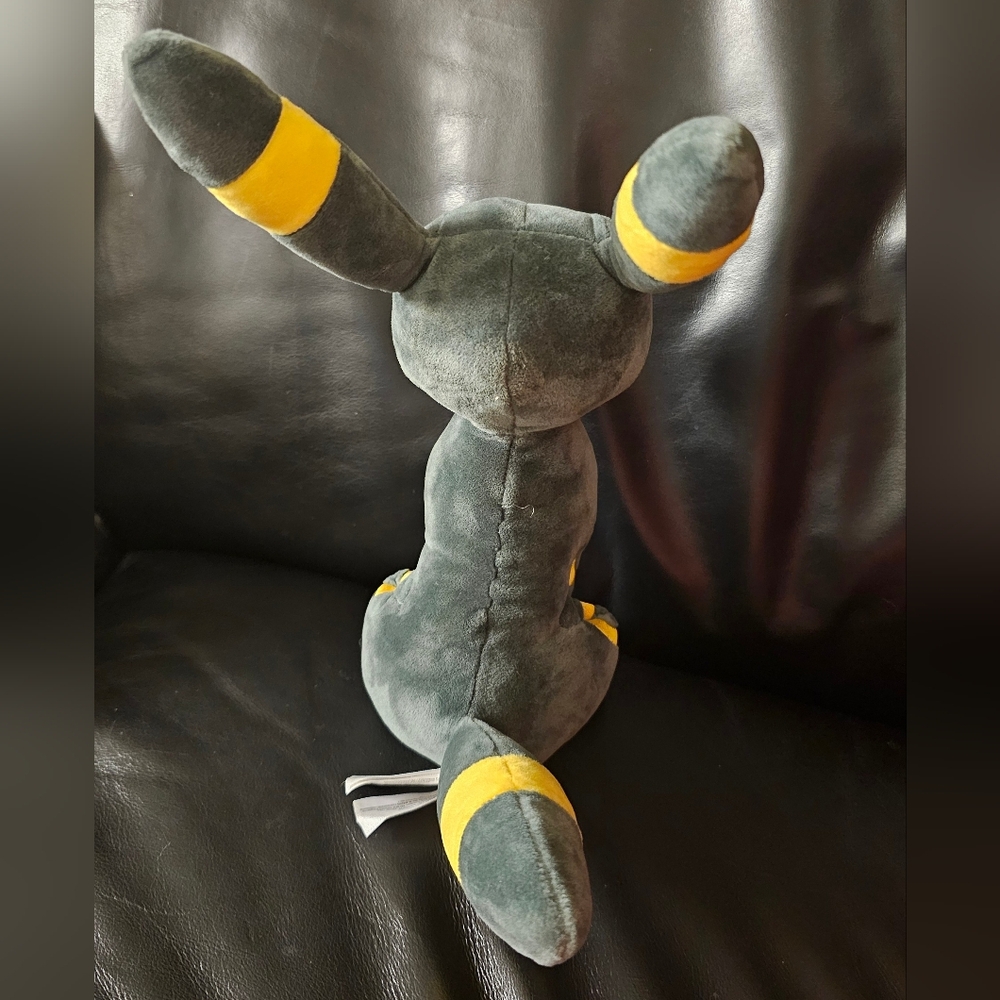 Pokémon Umbreon Plush Toy 13 Inch Tall EUC - Picture 5 of 12